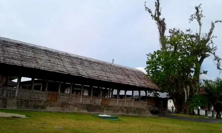 Baleo tampak saping kanan